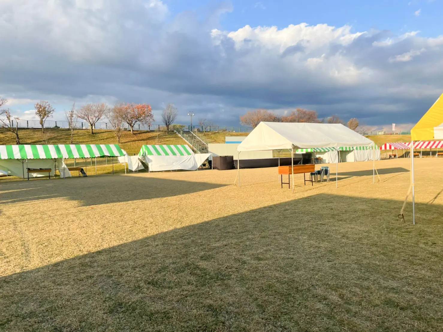ストライプテント 現場風景4