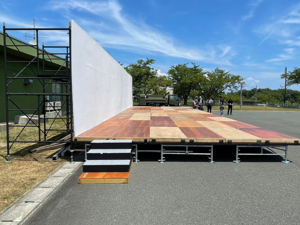 滋賀 バックパネルステージ 側面