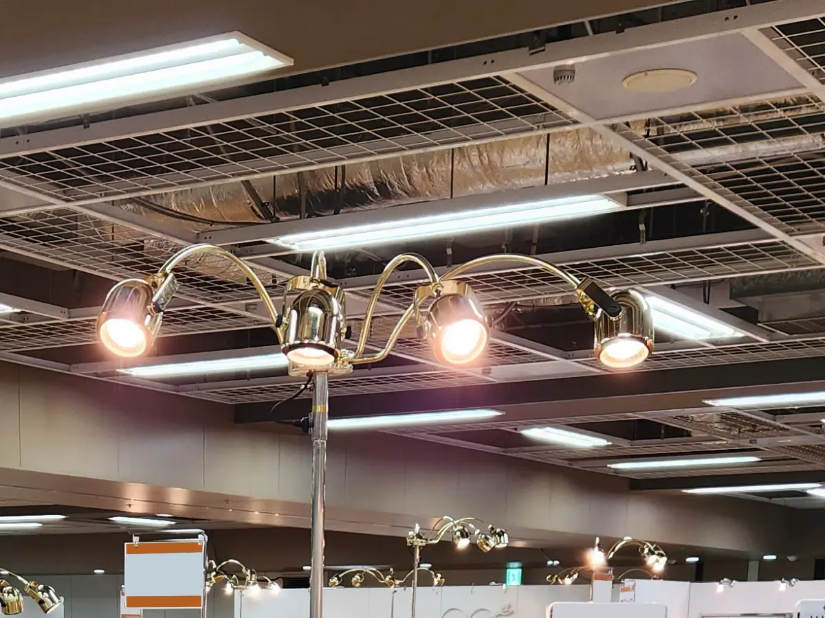 宝飾スタンドライト(4灯式) レンタル - 東京 大阪 名古屋 全国対応の