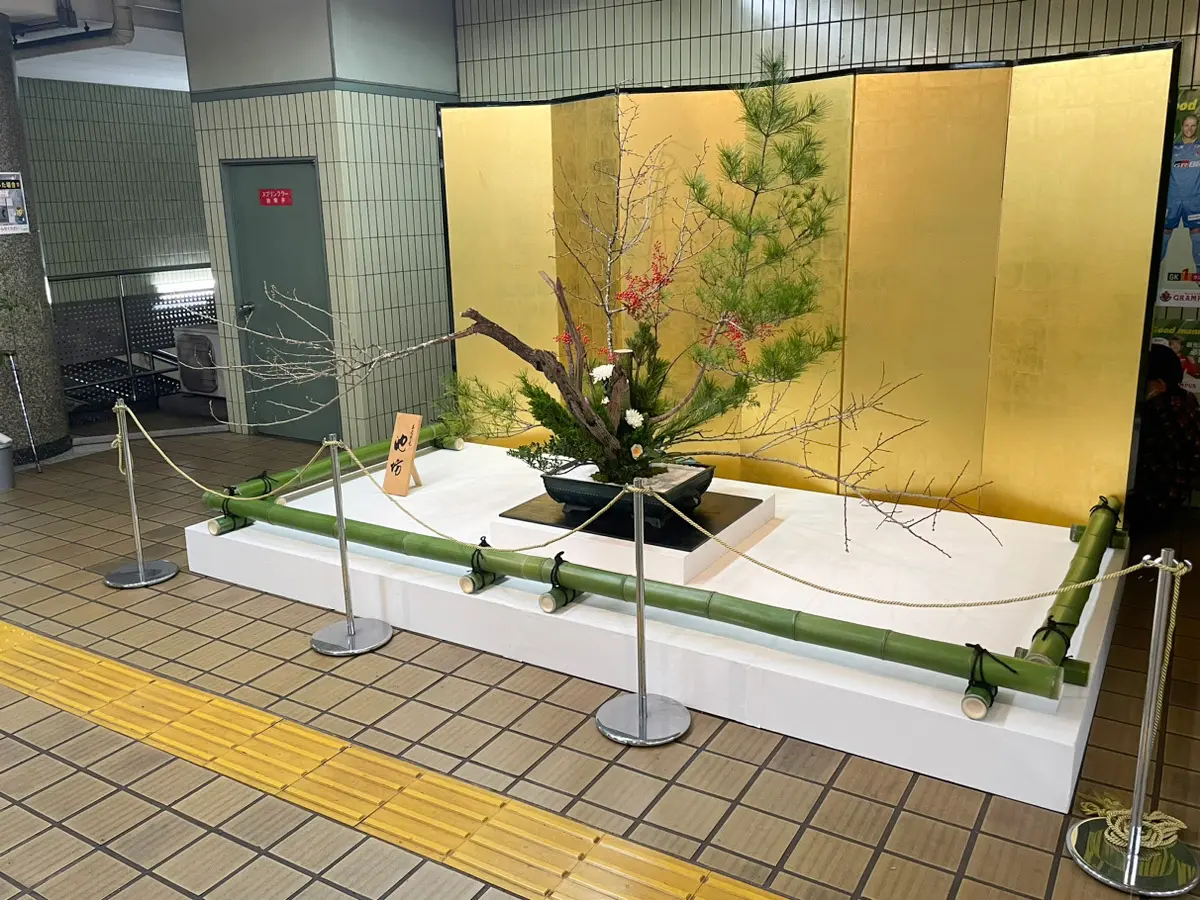 金屏風(6尺) - 株式会社共栄美装