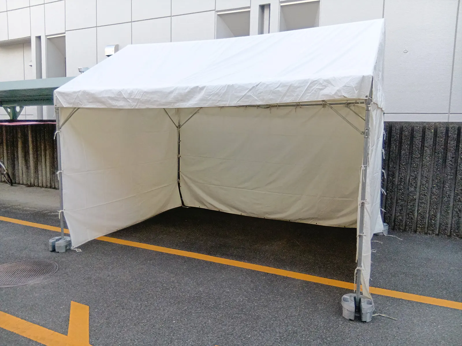 蟹江町のお祭りでバックパネルステージを設営9