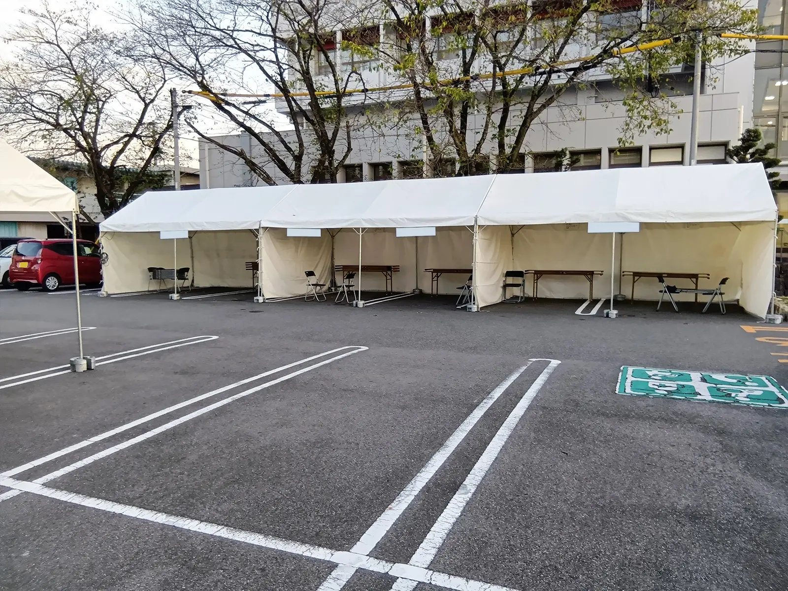 蟹江町のお祭りでバックパネルステージを設営6