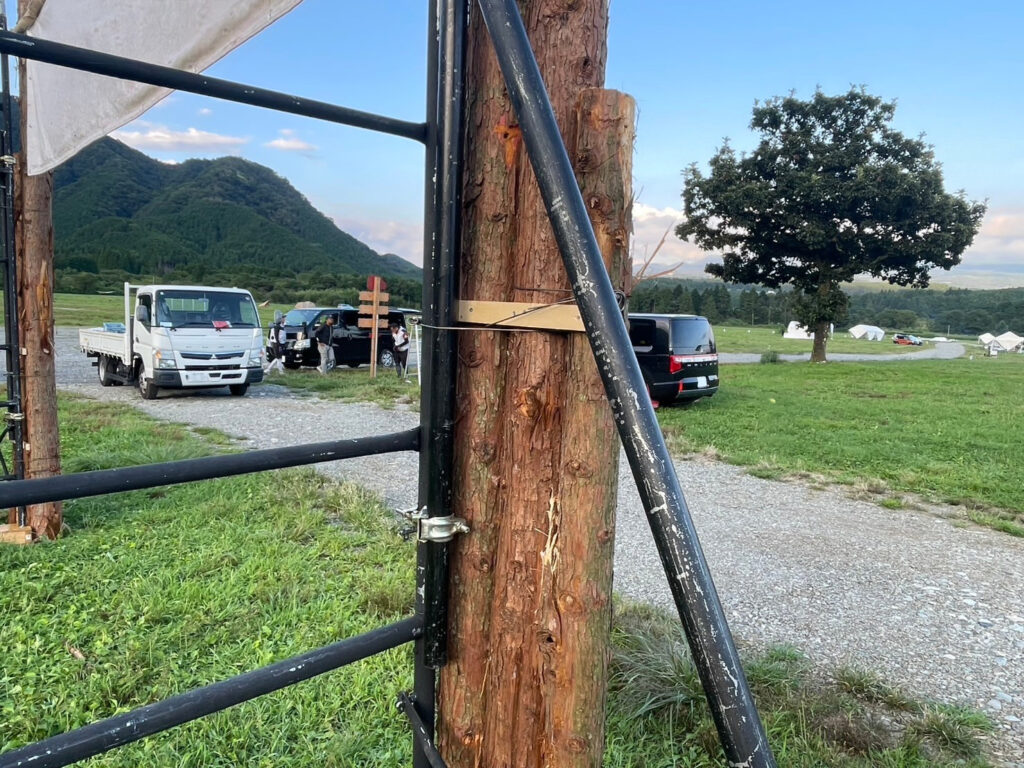 朝霞高原でステージを設営しました4