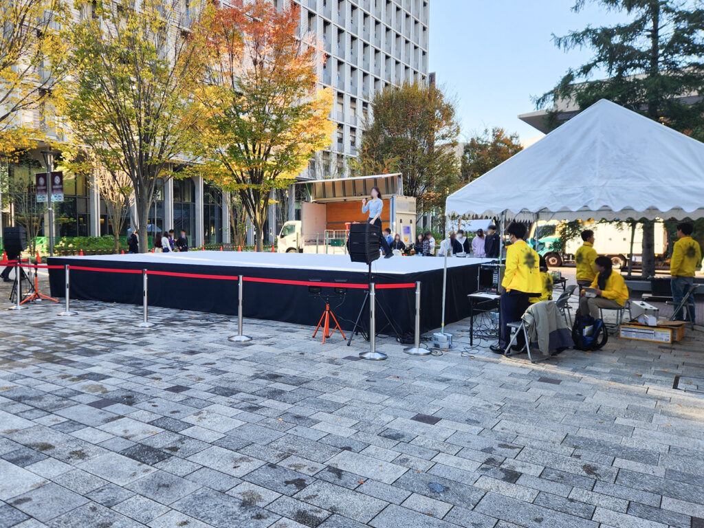 東京都葛飾区の大学祭の様子 ステージ3