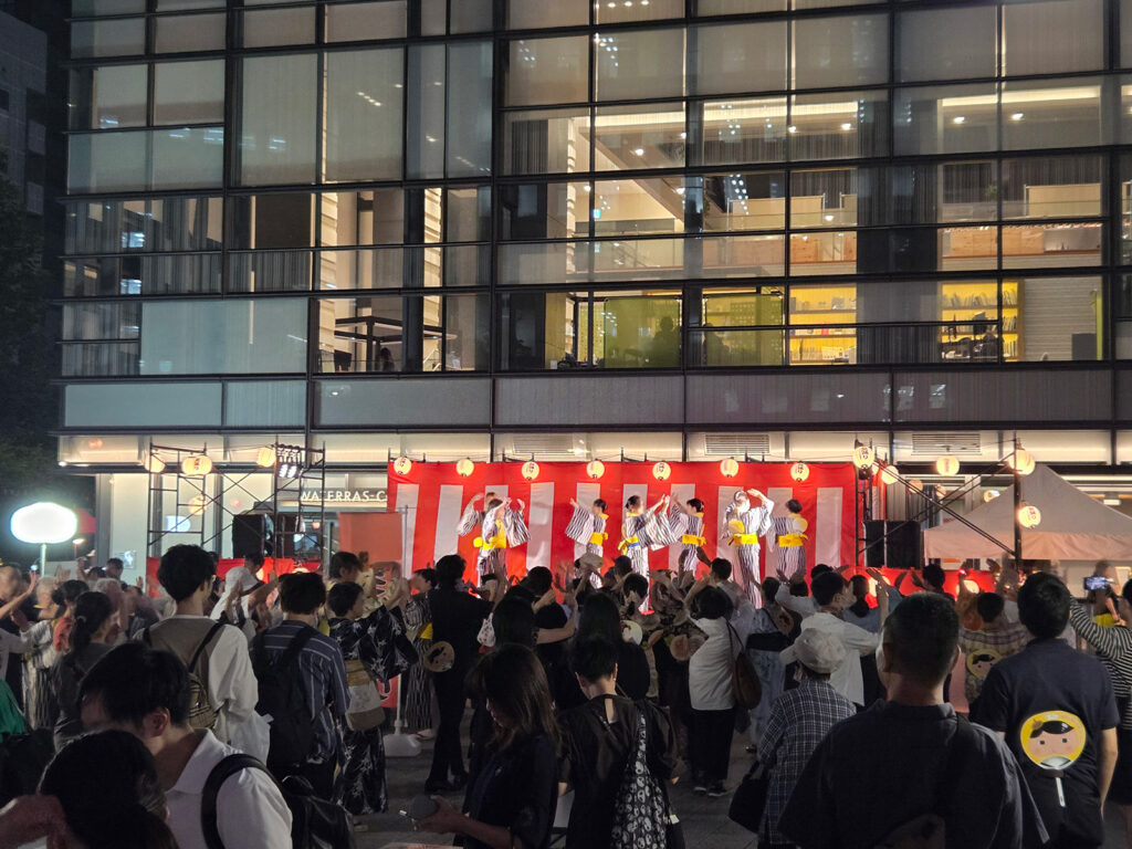 東京都千代田区で盆踊り会場を設営しました! 本番2