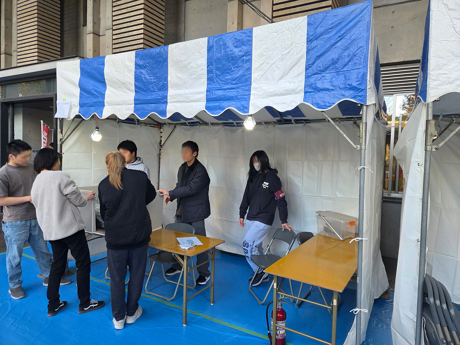 東京都葛飾区の大学祭で3間×5間ノーマルステージを設営6