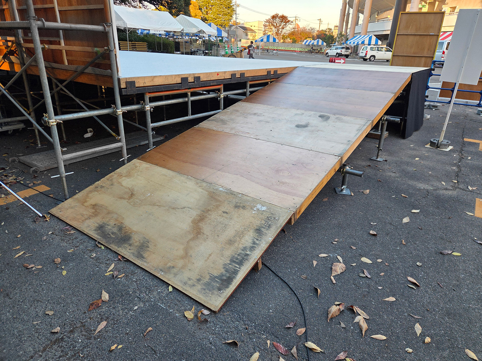 瑞穂区民祭りで3間×4間サイズのステージを設営3