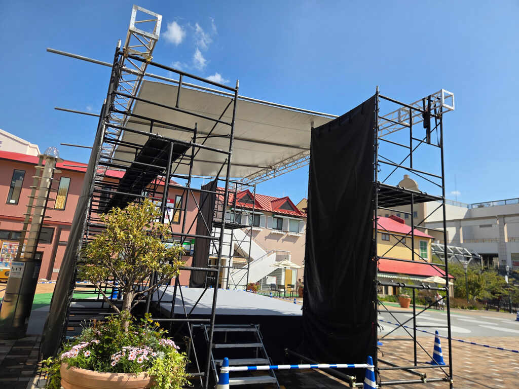 2×3間イントレルーフステージ設営レポート@グンゼタウンセンターつかしん 側面